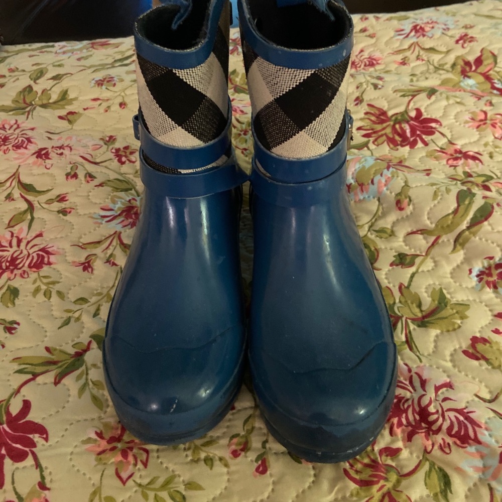 Burberry kids rain boots